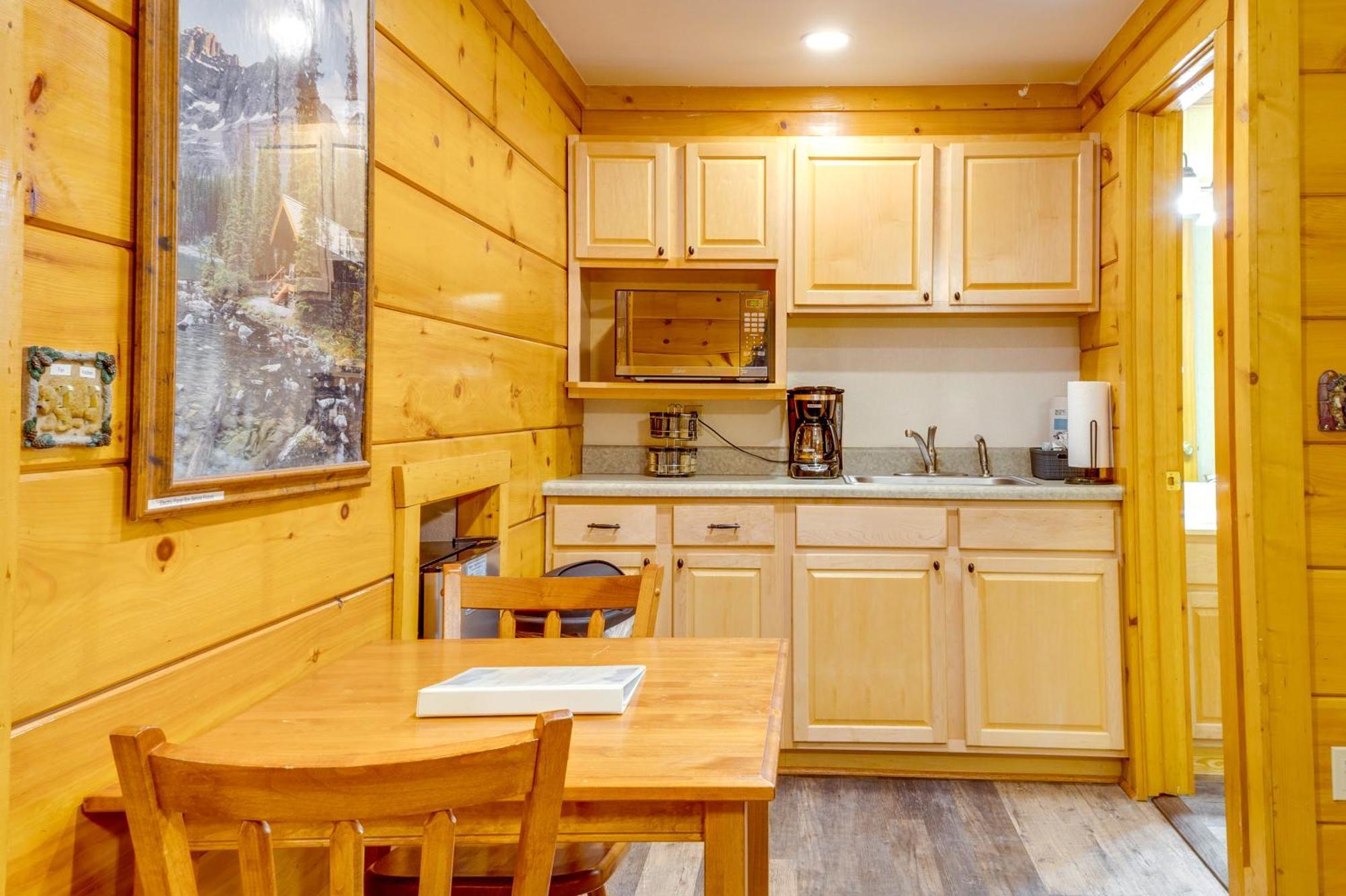 Pigeon Forge Resort Studio Cabin On Dollywood Ln! Eksteriør billede